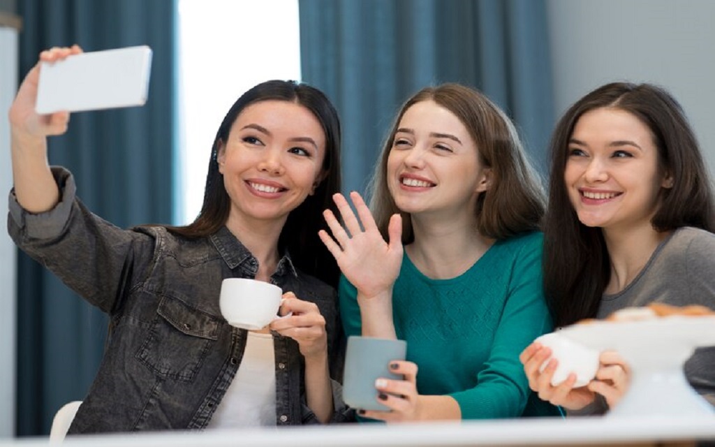 socialmediagirls